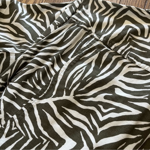 Jones New York Sport Short Sleeve Shirt Dress Belt Animal Stripes Print Pockets - Picture 8 of 9